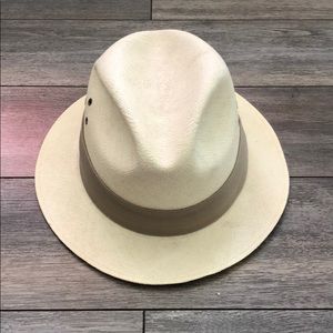 Dorfman Pacific fedora hat